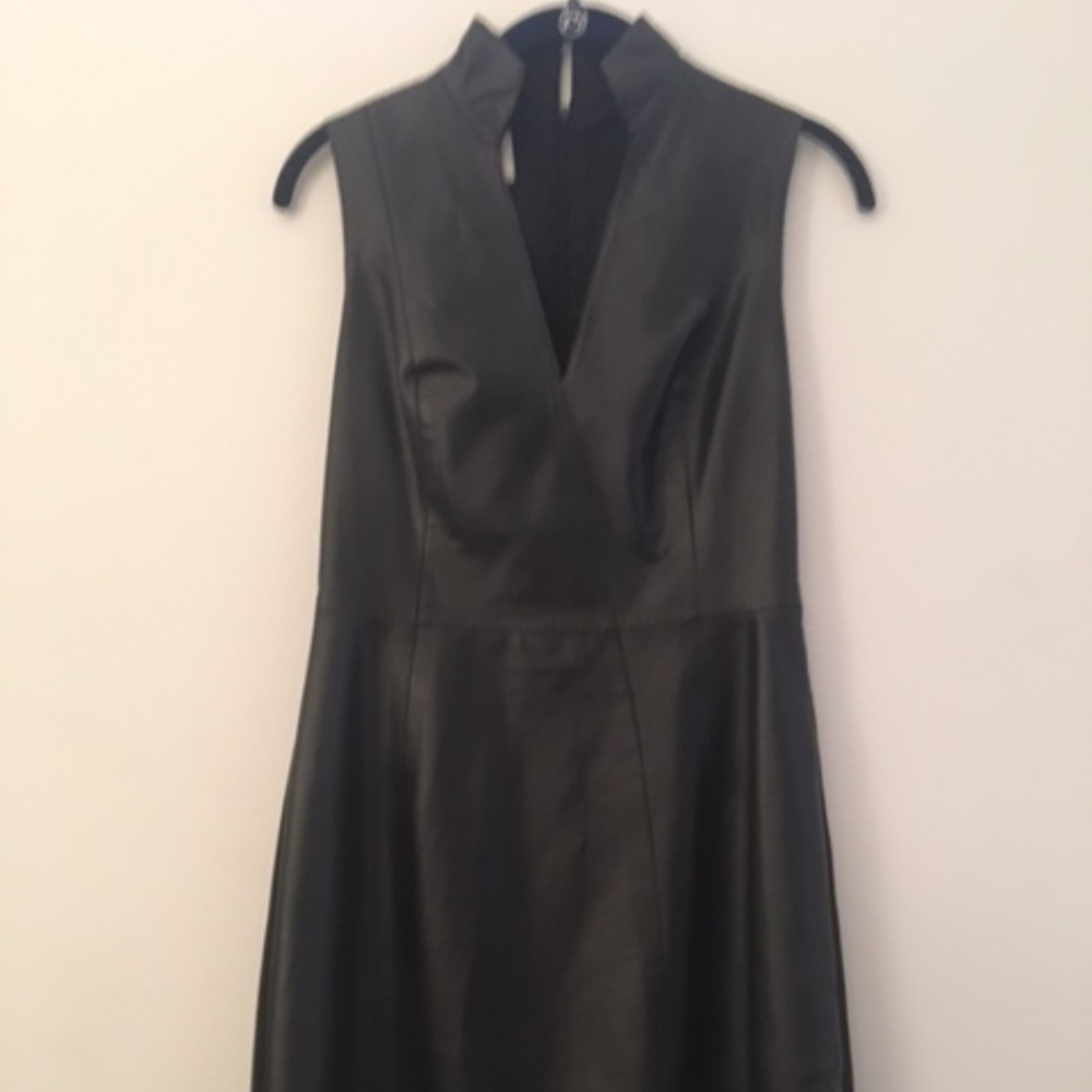 AKRIS Womens Black leather knee length dress.